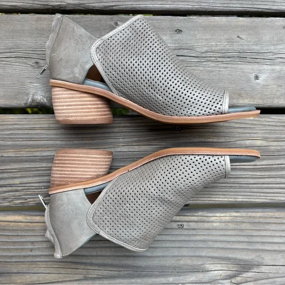 Sofft Gray Leather Perforated Booties NWOT - Picture 1 of 4
